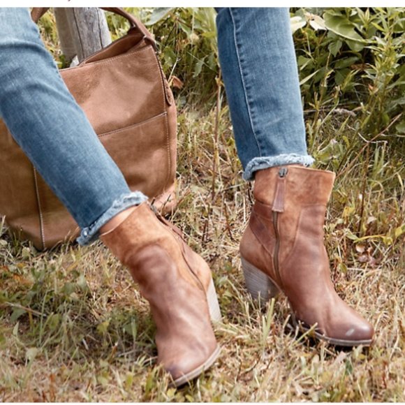 Garnet Hill Shoes - NWOT Garnet Hill Riley Heeled Buckle Boots Women's Size 7.5